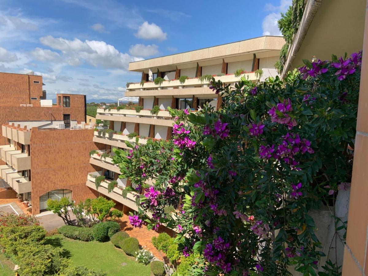 Suites Marilia Apartments Pool Side - Suite Livorno Holiday Home Group Екстериор снимка