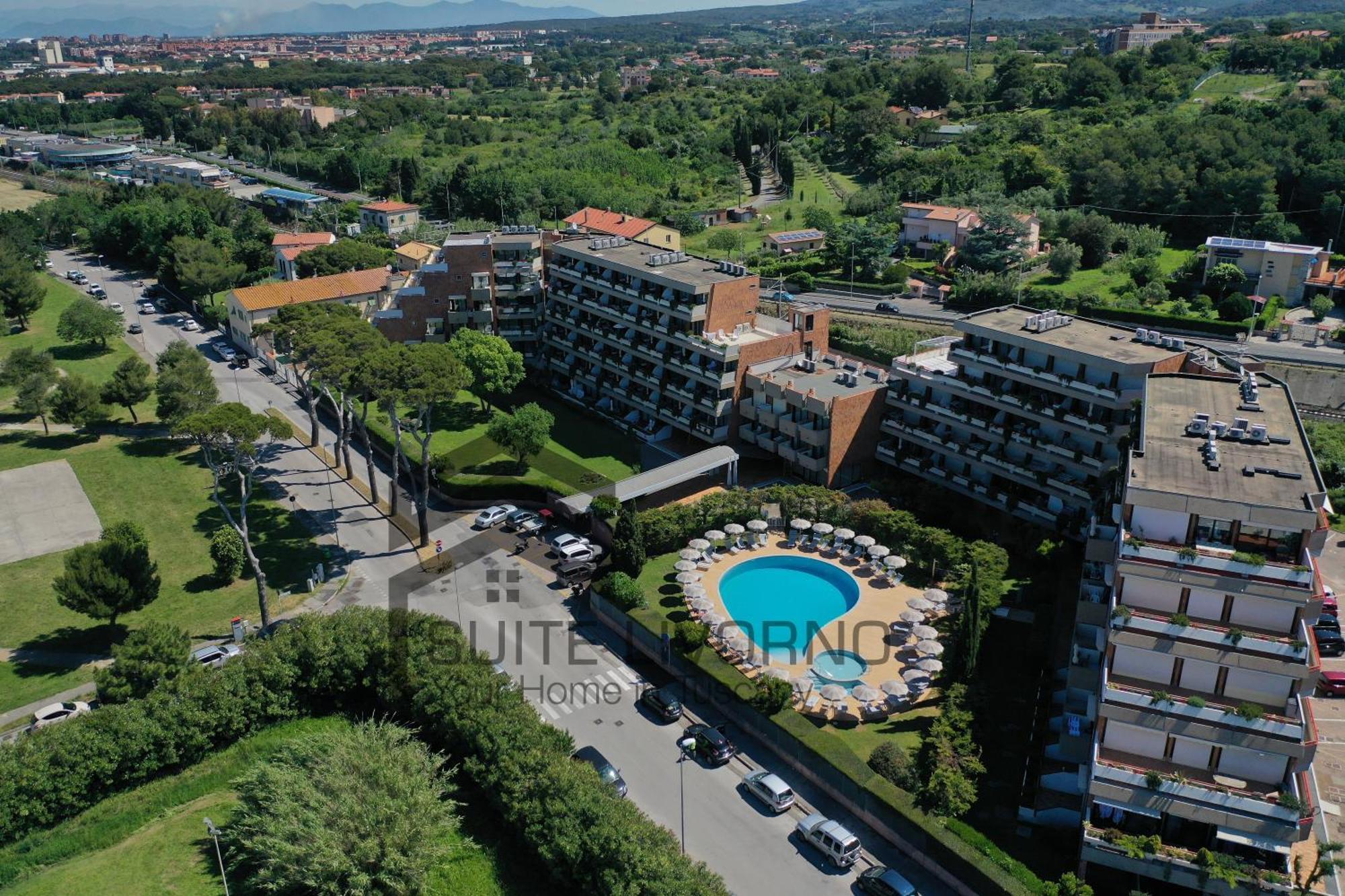 Suites Marilia Apartments Pool Side - Suite Livorno Holiday Home Group Екстериор снимка