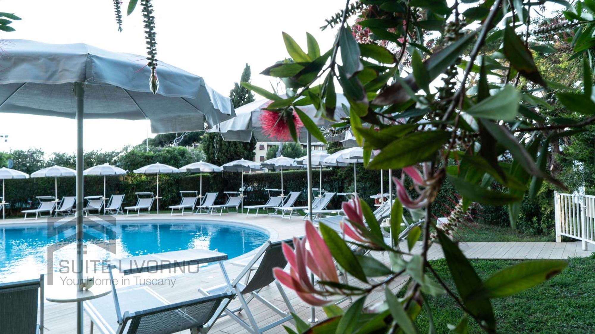 Suites Marilia Apartments Pool Side - Suite Livorno Holiday Home Group Екстериор снимка