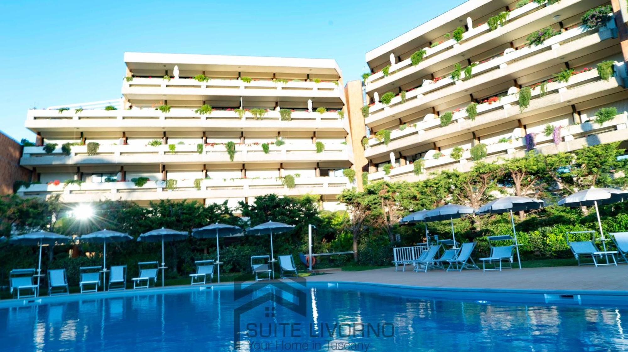 Suites Marilia Apartments Pool Side - Suite Livorno Holiday Home Group Екстериор снимка