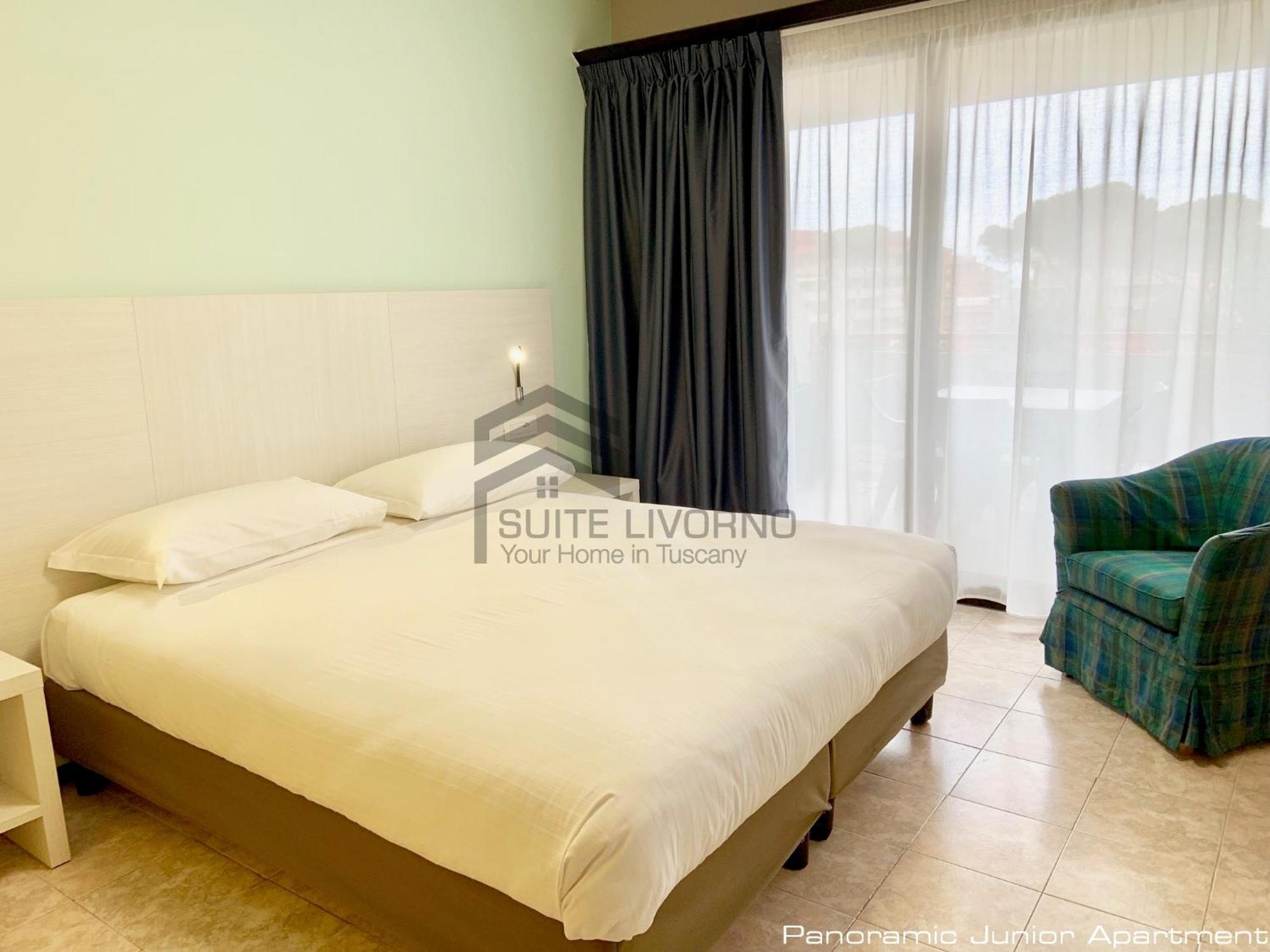 Suites Marilia Apartments Pool Side - Suite Livorno Holiday Home Group Екстериор снимка