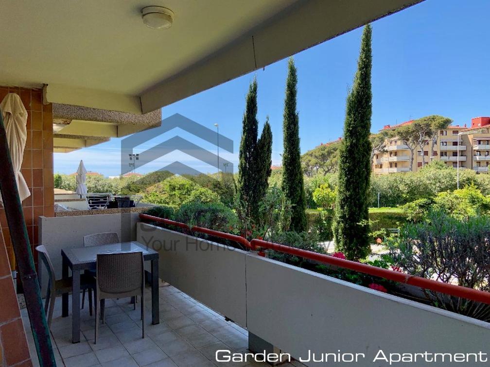 Suites Marilia Apartments Pool Side - Suite Livorno Holiday Home Group Екстериор снимка