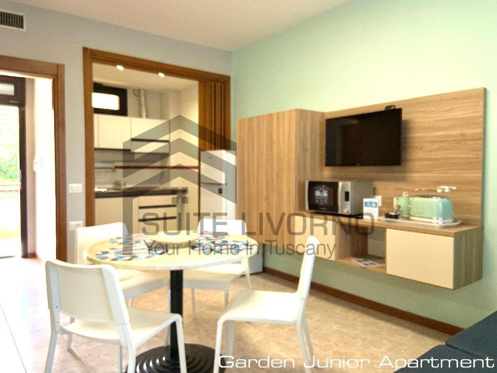 Suites Marilia Apartments Pool Side - Suite Livorno Holiday Home Group Екстериор снимка