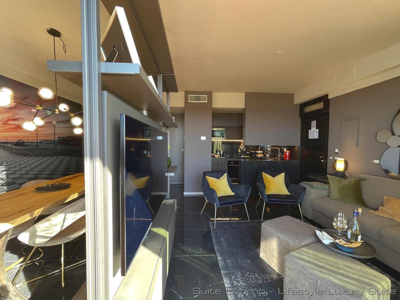 Suites Marilia Apartments Pool Side - Suite Livorno Holiday Home Group Екстериор снимка