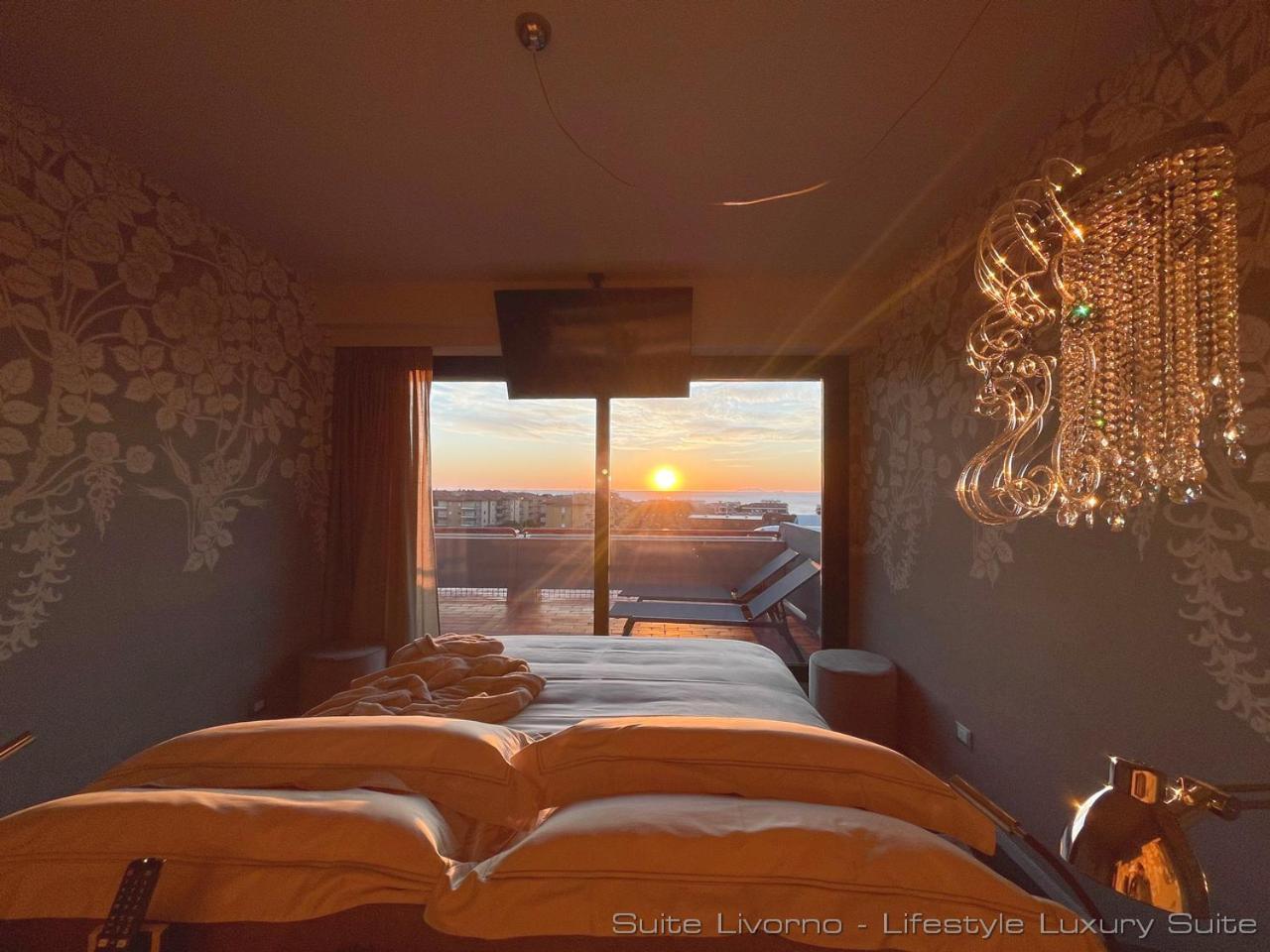Suites Marilia Apartments Pool Side - Suite Livorno Holiday Home Group Екстериор снимка