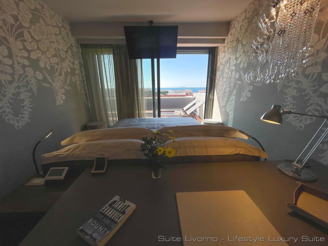 Suites Marilia Apartments Pool Side - Suite Livorno Holiday Home Group Екстериор снимка