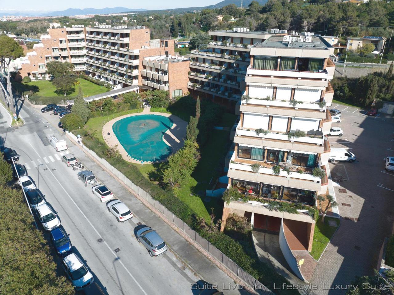 Suites Marilia Apartments Pool Side - Suite Livorno Holiday Home Group Екстериор снимка